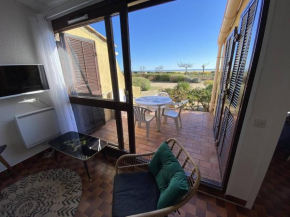 Villa T2 Front de Mer avec Terrasse à Port Leucate - 4 Couchages, Parking Privé, Plage à Pieds - FR-1-81-515